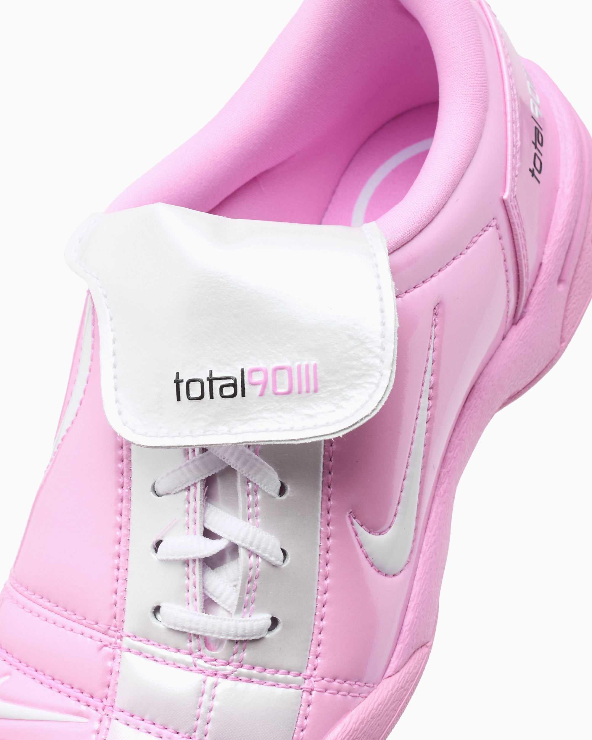 Nike Women's Total 90 SE