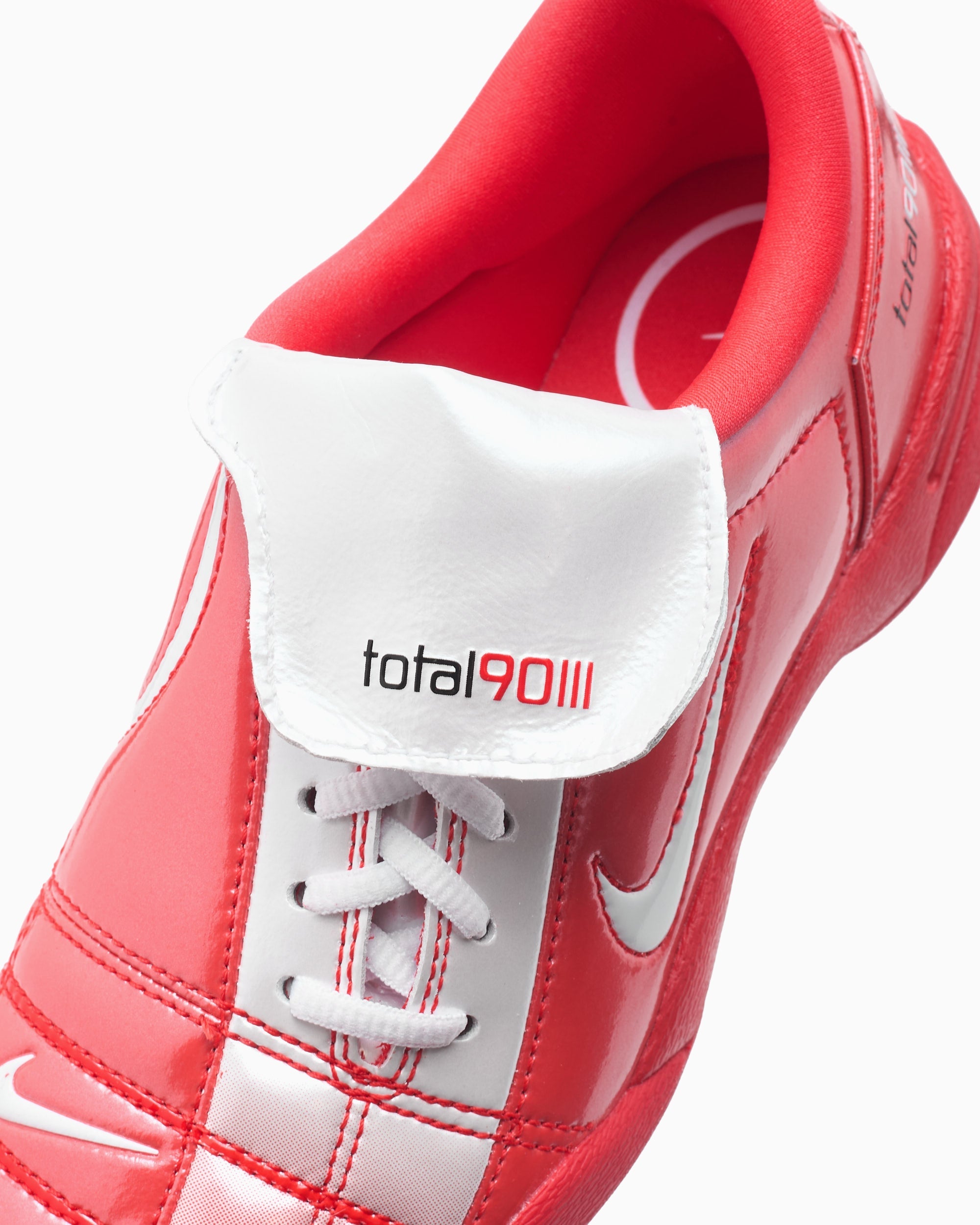 Nike Women's Total 90 SE