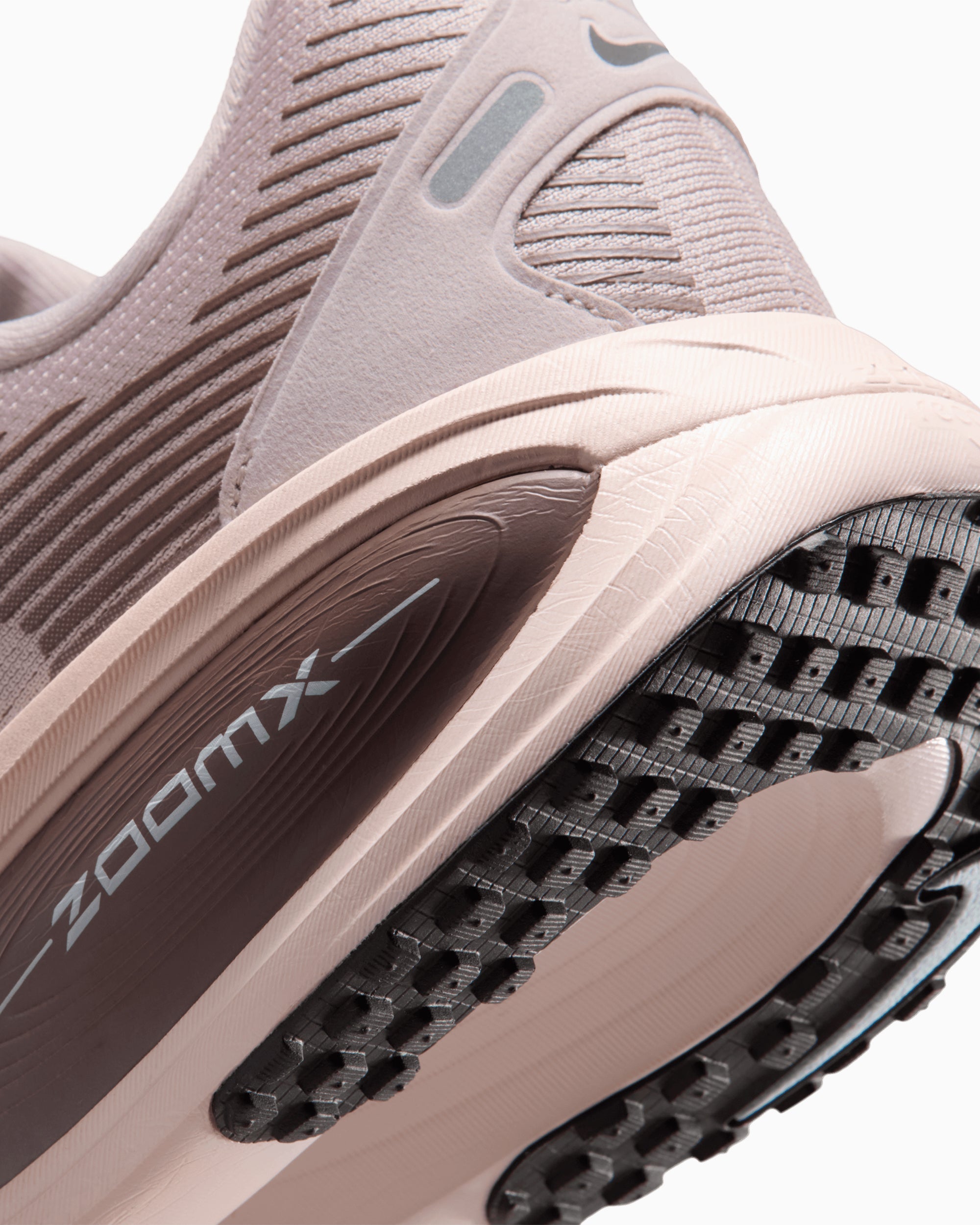 Nike Women's Vomero 18